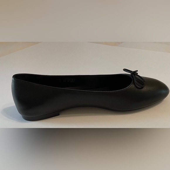 Stuart Weitzman Black Ballet Bow Flats - Picture 2 of 3